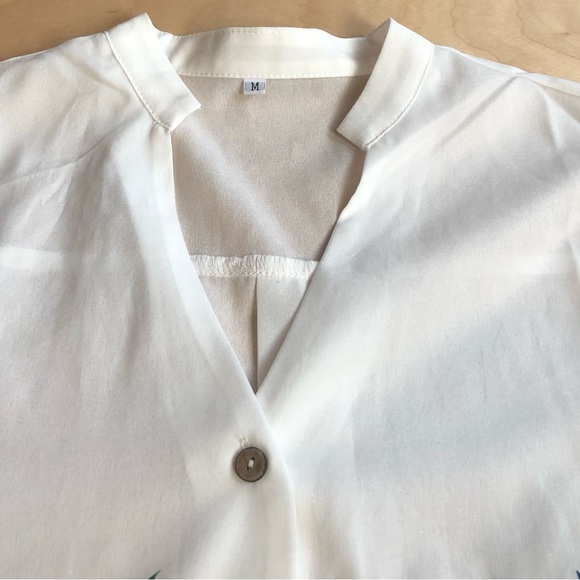 V Neck Sheer Rolled Tabs Sleeve Blouse Size M White Feminine Bohemian. - Picture 5 of 10